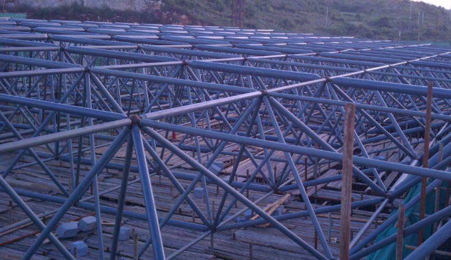 鹰潭概述网架加工公司对网架保温隔热的办法